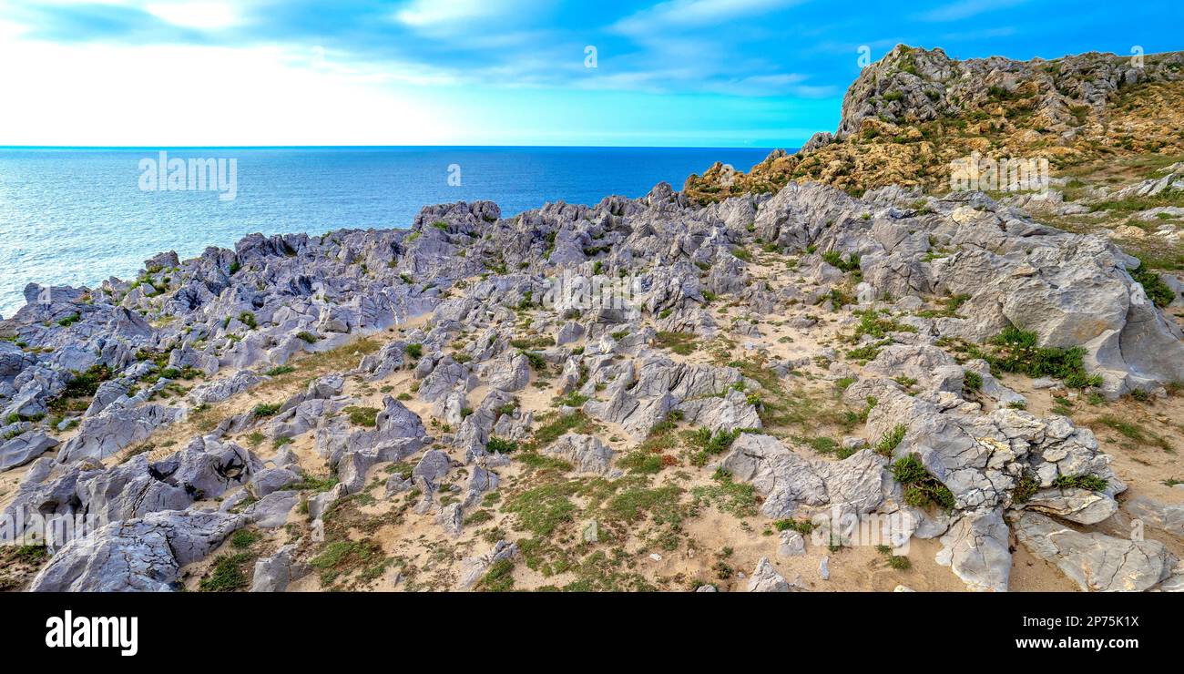 Rocky Coast, Pría Cliffs, Karst formation, Bufones de Pría, Protrected Landscape of the Oriental Coast of Asturias, Llames de Pría, Asturies, Espagne, E Banque D'Images