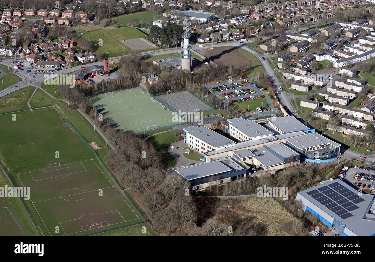 Vue aérienne de l'école communautaire Ralph Thoresby à Cookridge, Leeds Banque D'Images
