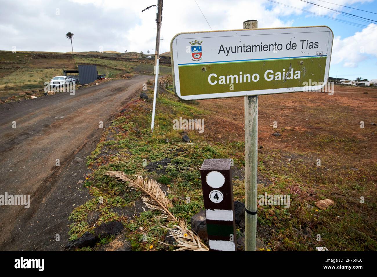 Piste de terre locale route non pavée dans la région de tias de Lanzarote, îles Canaries, Espagne Banque D'Images