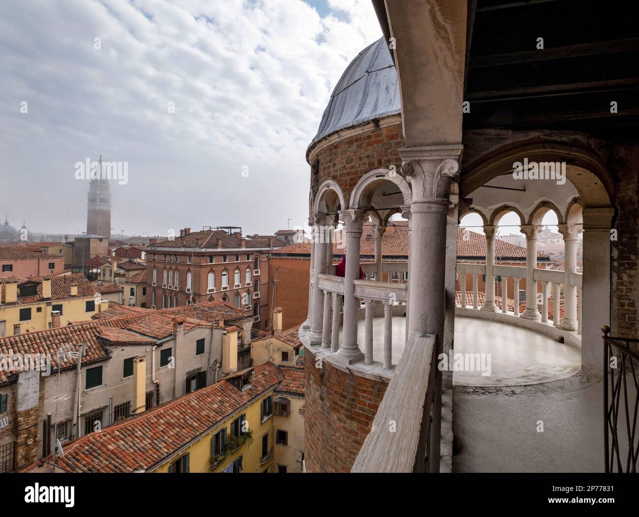 Vue depuis le sommet de la Scala Contarini del Bovolo, Palazzo Contarini del Bovolo, Venise, Italie Banque D'Images