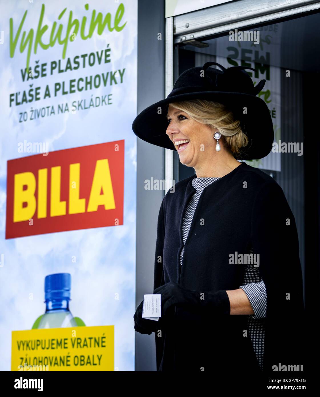 Bratislava, Slovaquie. 08th mars 2023. BRATISLAVA - Reine Maxima lors d'une visite au supermarché Billa sur l'économie circulaire le deuxième jour de la visite d'État de trois jours en Slovaquie. ANP REMKO DE WAAL pays-bas - belgique OUT crédit: ANP/Alay Live News crédit: ANP/Alay Live News Banque D'Images