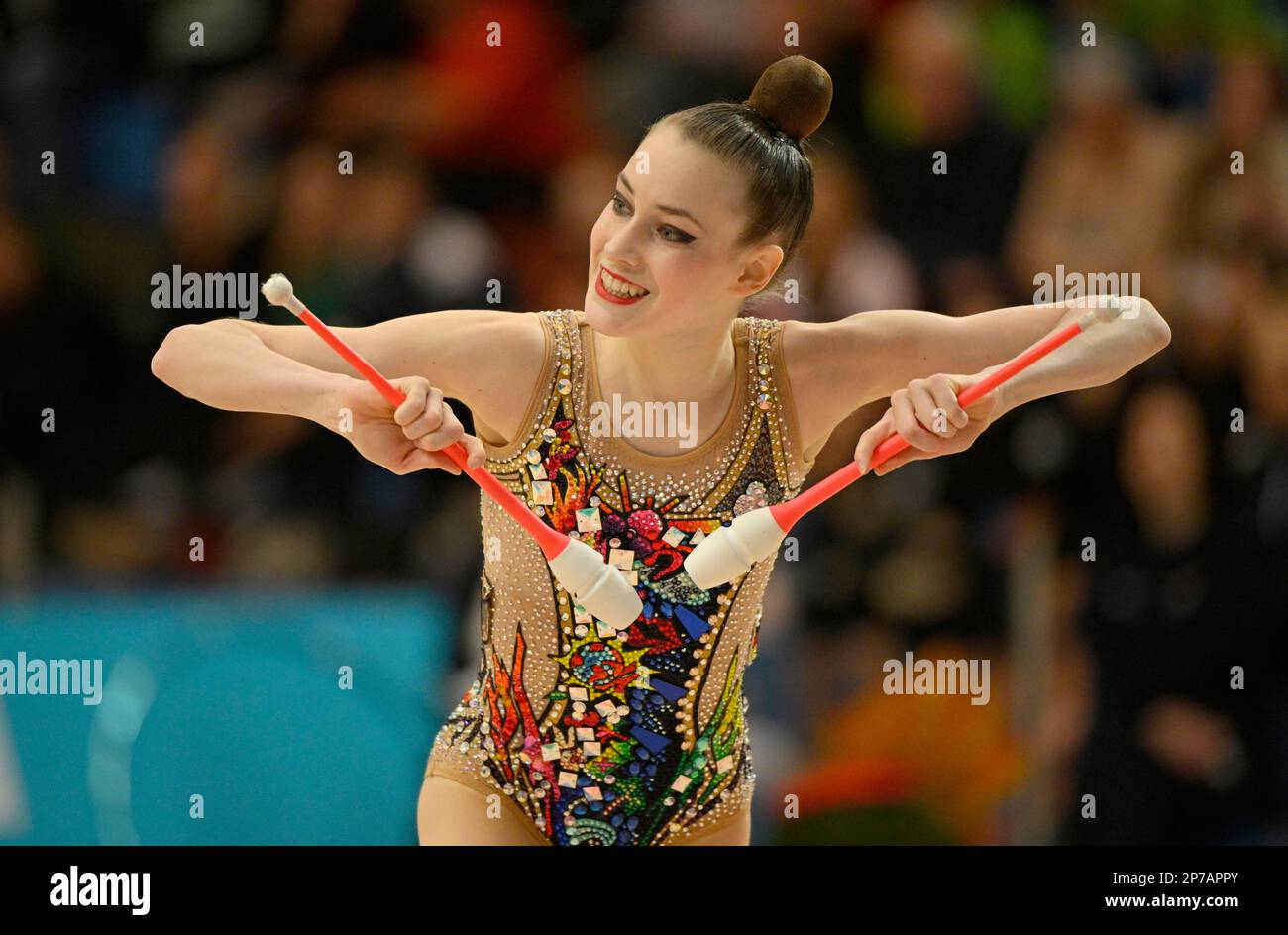 Champion du monde Darja Varfolomeev GER Clubs, RSG Rythmic Gym, Gym International 2023, Schmiden près de Fellbach, Bade-Wurtemberg Banque D'Images