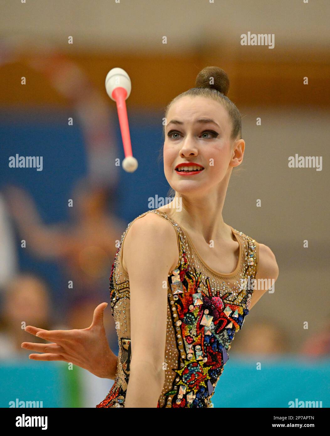 Champion du monde Darja Varfolomeev GER Clubs, RSG Rythmic Gym, Gym International 2023, Schmiden près de Fellbach, Bade-Wurtemberg Banque D'Images