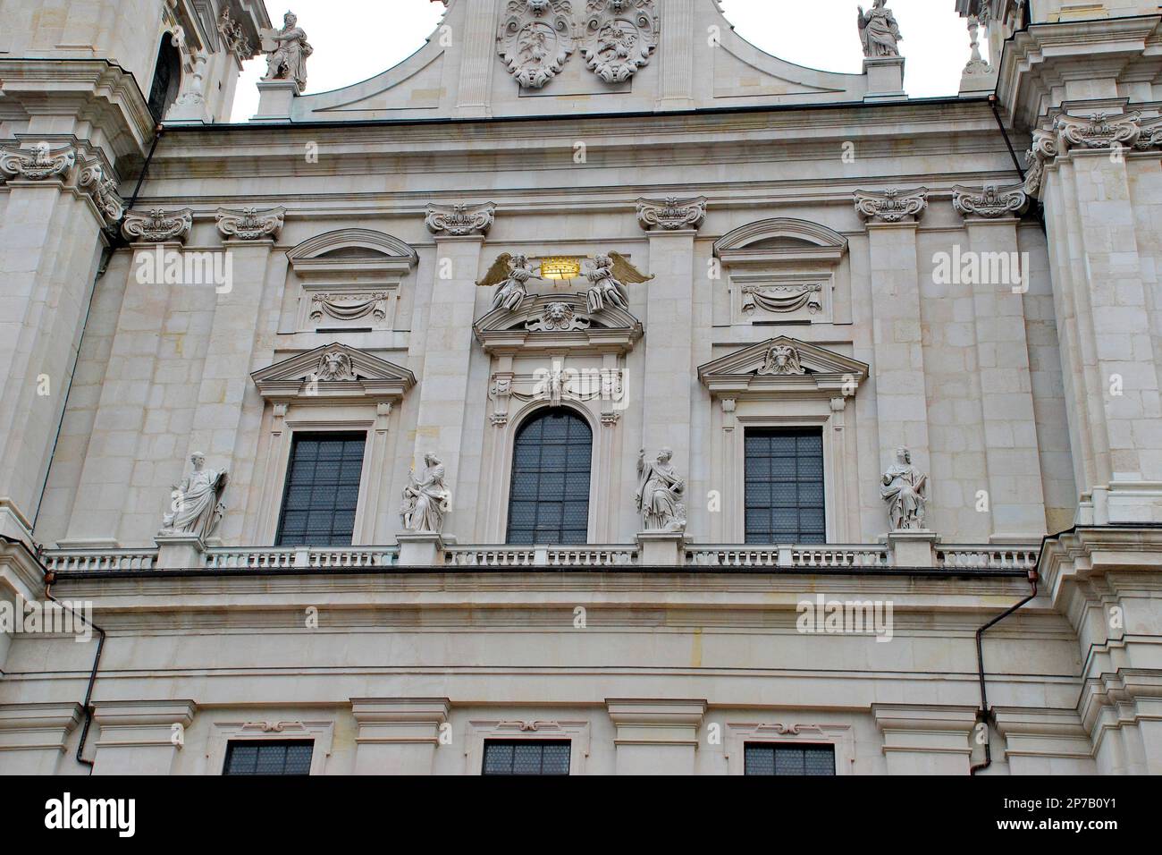 La cathédrale de Salzbourg, est la cathédrale baroque du XVIIe siècle, dédiée à Saint Rupert et Saint Vergilius, Salzbourg, Autriche, Europe Banque D'Images