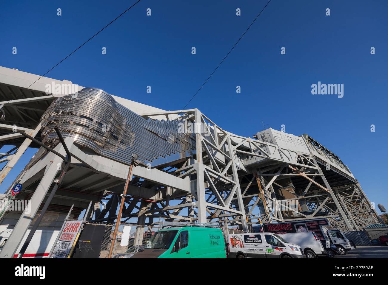 La station de métro Smith-9 Streets est située sur la voie ferrée surélevée de Brooklyn, New York Banque D'Images