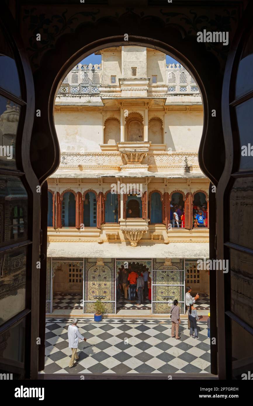 UDAIPUR, INDE, 4 novembre 2017 : Palais de la ville d'Udaipur. Ce complexe de palais a été construit sur une période de près de 400 ans, avec des contributions de soi Banque D'Images