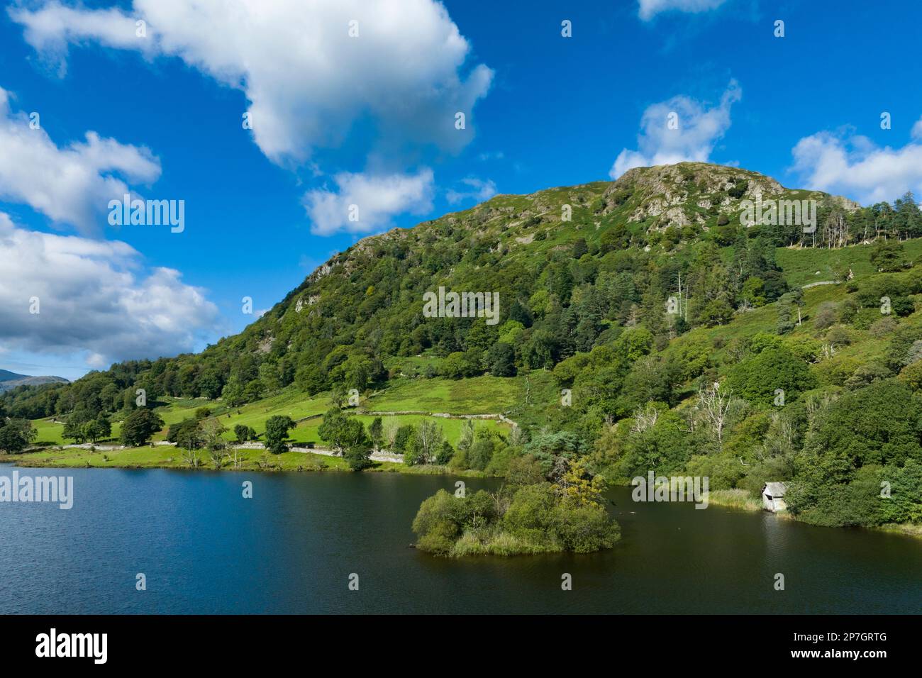 Angleterre, Cumbria, parc national de Lake District. Vue aérienne de Rydal en direction du quartier des lacs du nord. Banque D'Images