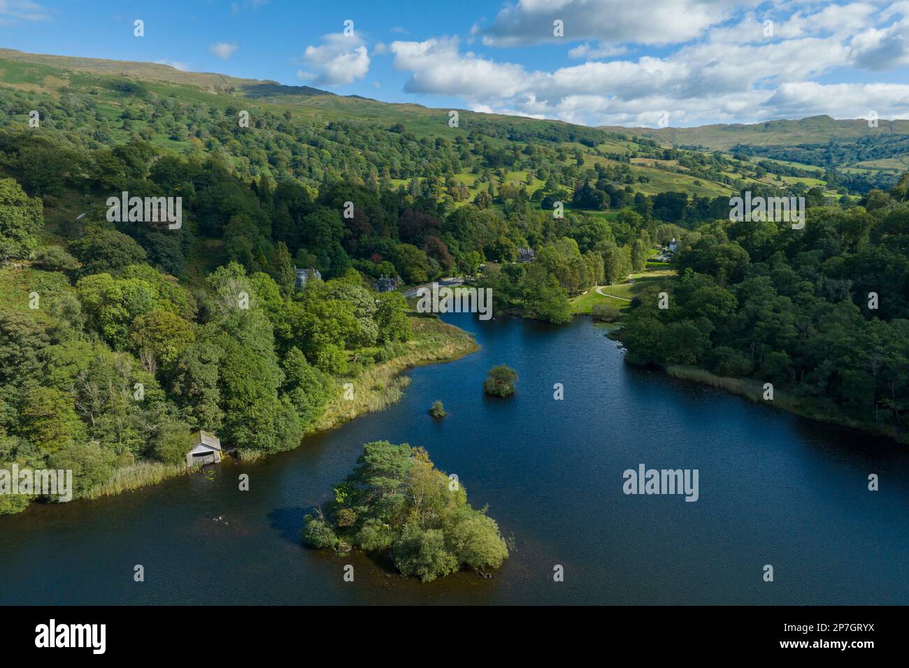 Angleterre, Cumbria, parc national de Lake District. Vue aérienne de Rydal en direction de la région des lacs du sud. Banque D'Images