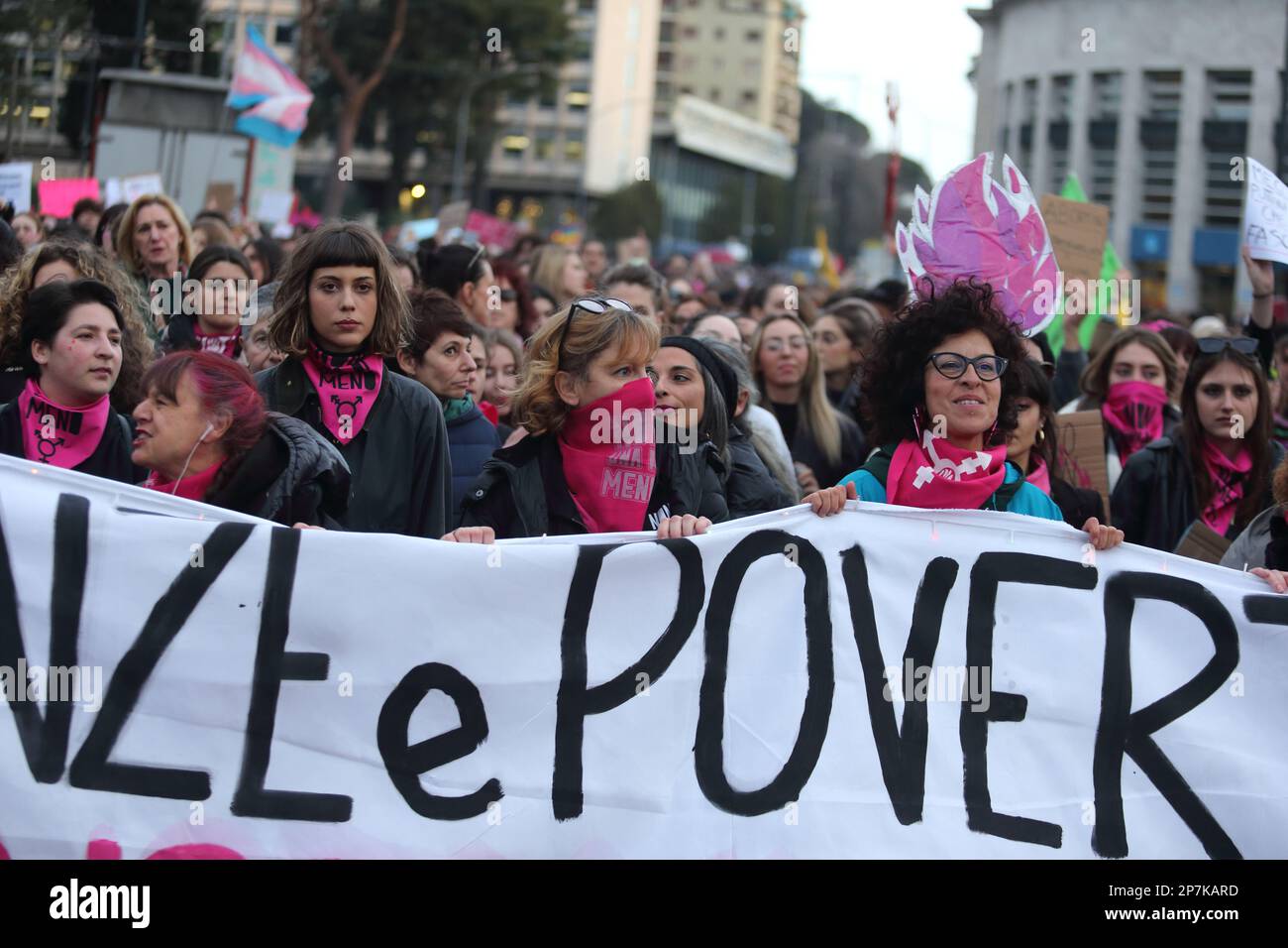 Rome, Italie. 08th mars 2023. 'Pas un de moins', la manifestation pour la journée des femmes dans la capitale. Rome Italie. 8 mars 2023. Credit: antonio nardelli/Alay Live News Credit: antonio nardelli/Alay Live News Banque D'Images