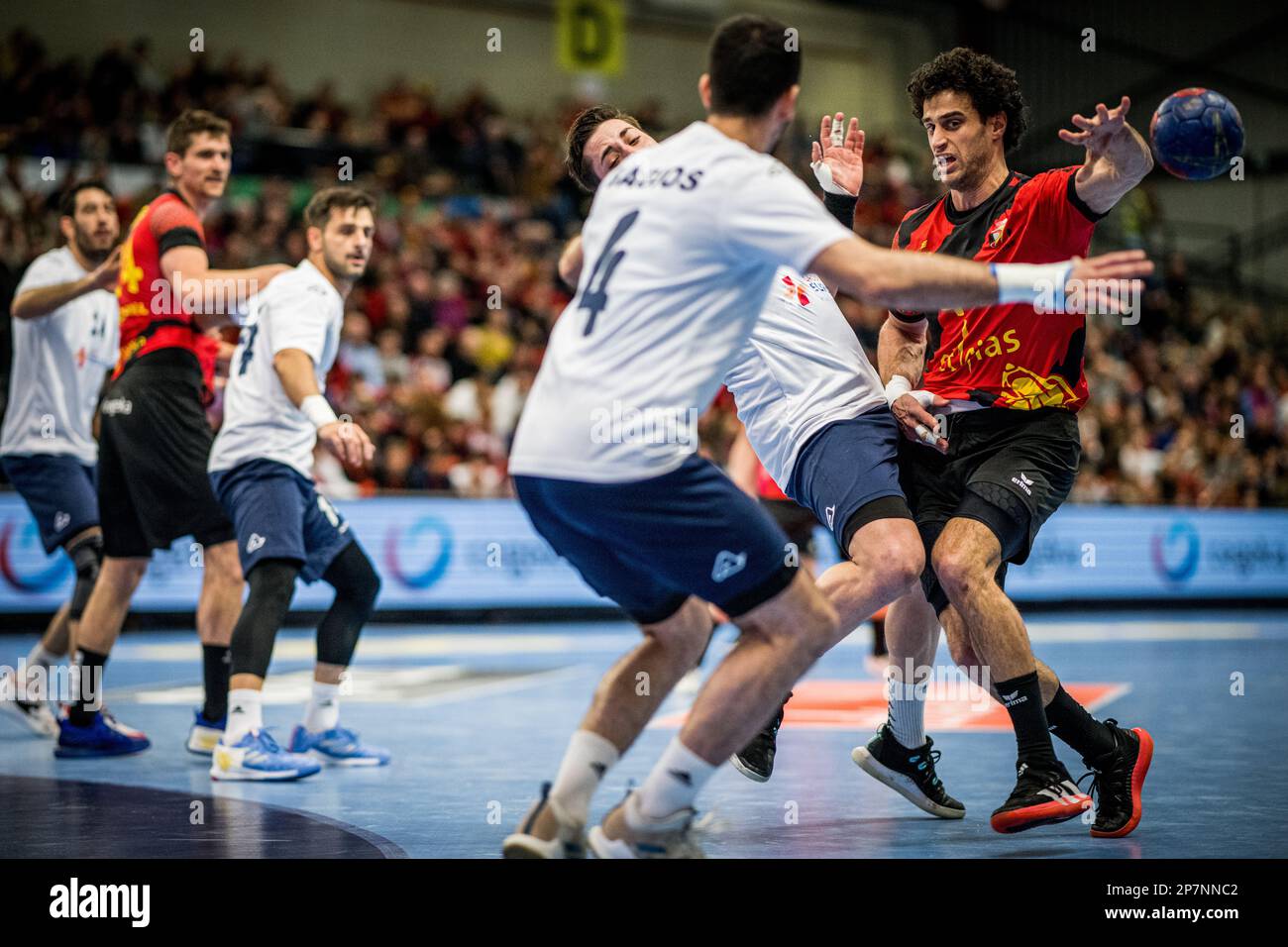 Jeroen de Beule en Belgique photographié en action lors d'un match de handball entre l'équipe