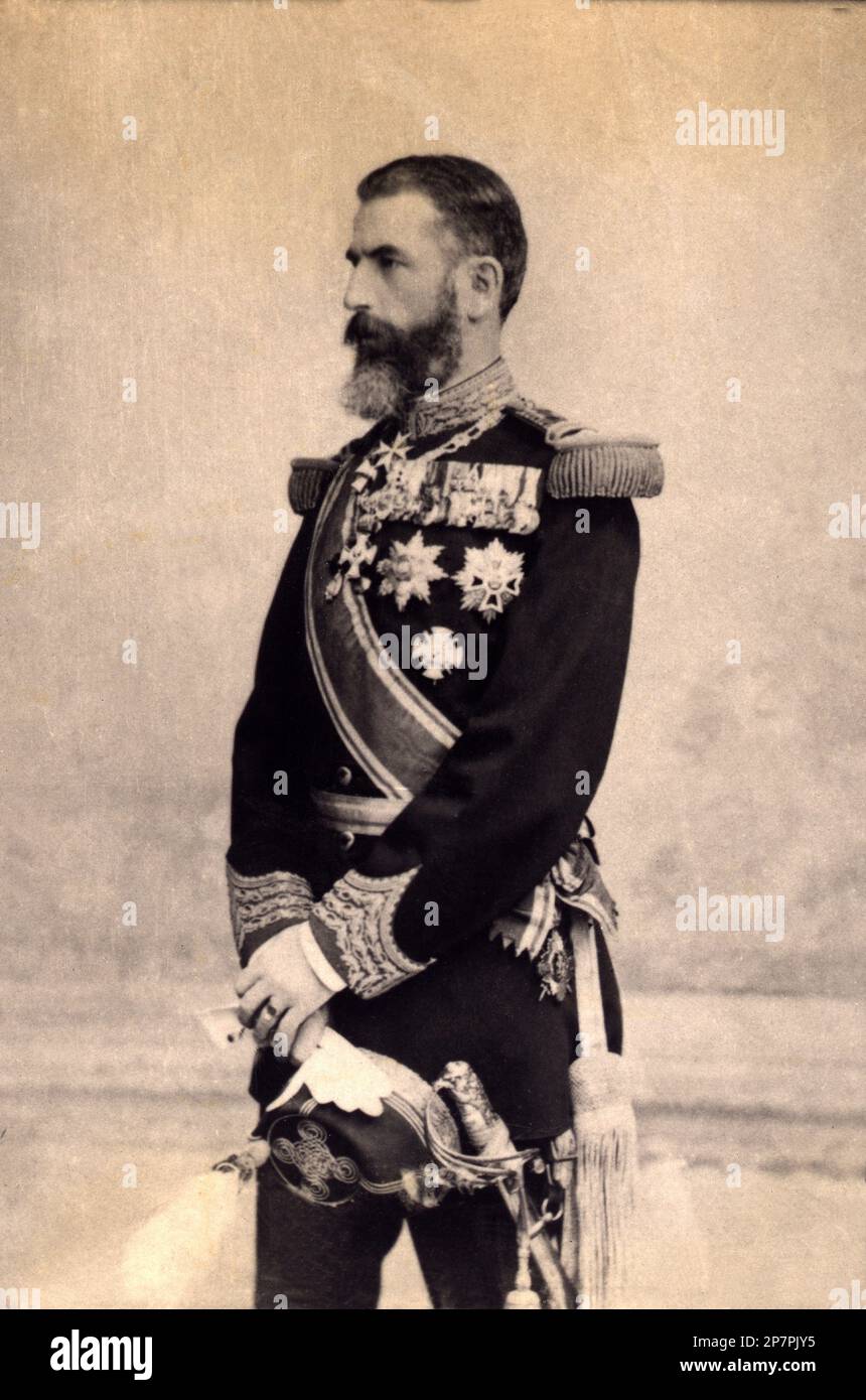 1880 c, ROUMANIE : le Roi CAROL I ( Charles , Karol , Karel ) de ROUMANIE ( 1839 - 1914 ) . Né Karl Eitel Friedrich Zephyrinus Ludwig Prince von Hohenzollern - Sigmaringen , proclamé Roi en 1881 . Marié en 1869 avec Elisabeth Princess zu Wied ( 1843 - 1916 ) , connu aussi comme l'écrivain avec pseudo Carmen Sylva . - Reine de GRÈCE - ROMANOFF - TZAR - ROYALTIES - REALI - NOBILI - Nobiltà - NOBLESSE - reali - RE - ROUMANIE - BELLE EPOQUE - uniforme militaire - divisa militare uniforme - medails - medaglie - profilo - profil - barbe - barba - HISTOIRE - FOTO STORICHE - BELLE EPOQU Banque D'Images