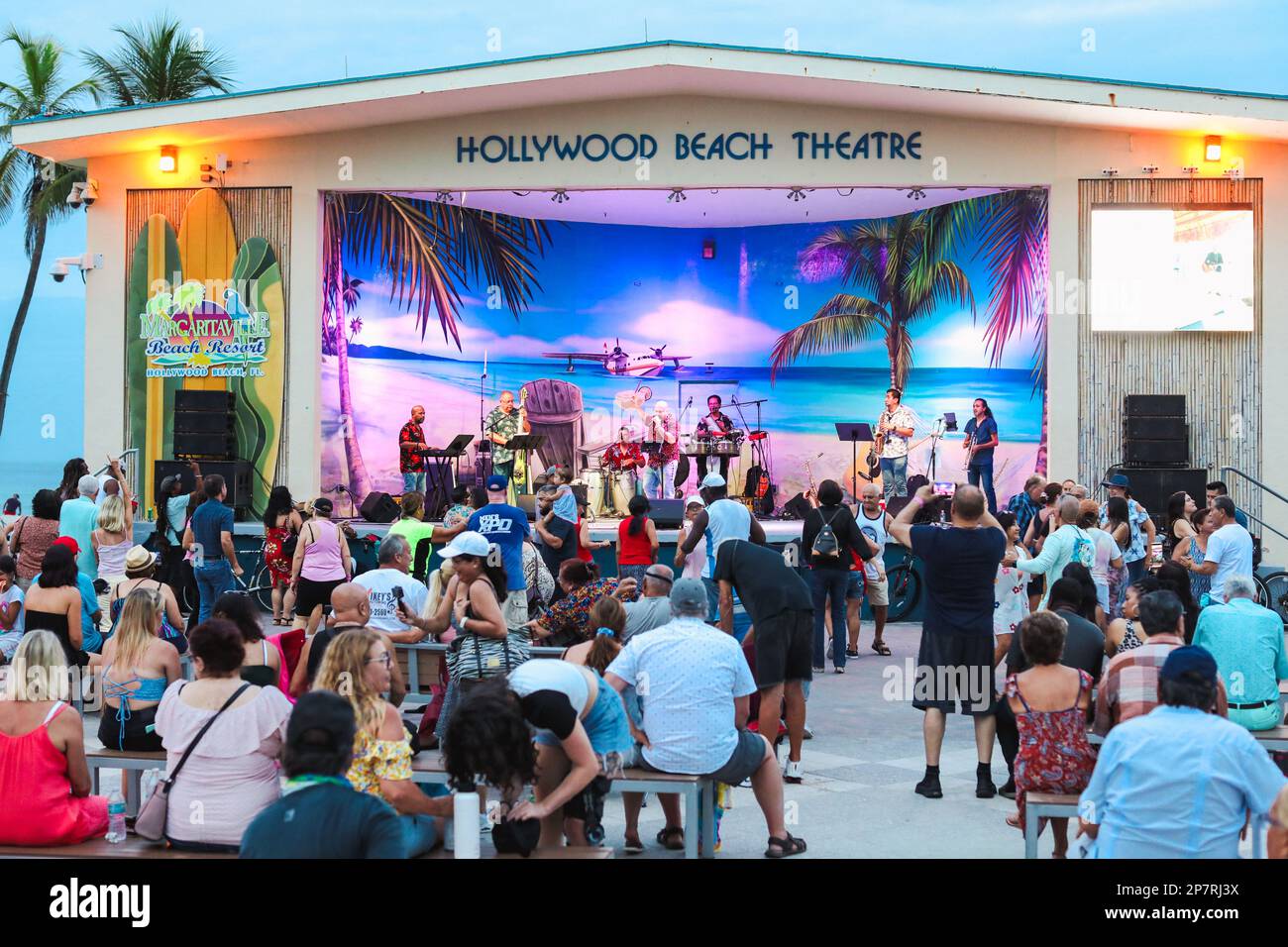 L'emblématique Hollywood Beach Theatre est un endroit idéal pour les spectacles sur la plage. Banque D'Images