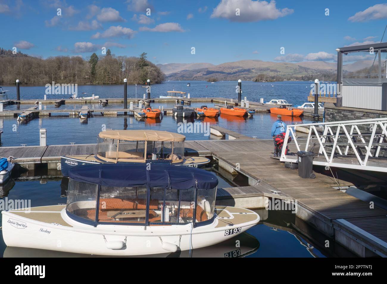 07.03.2023 Windermere, Cumbria, UK.Windermere Marina Village, nous sommes fiers des installations de première classe de la marina et du service client exceptionnel Banque D'Images