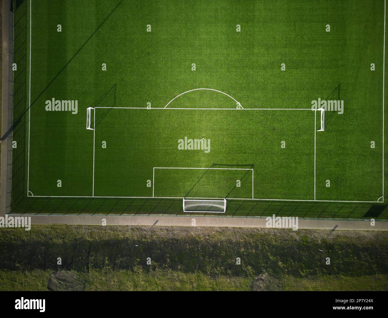 Vues aériennes du club de football non-League Bursscough, Lancashire, Royaume-Uni lors d'une journée ensoleillée en février 2023 Banque D'Images