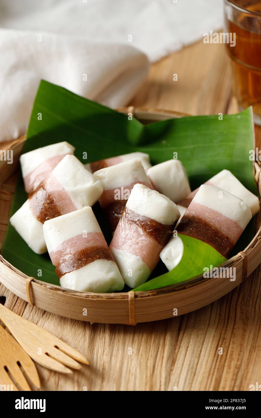 Gros plan Getuk Tigna Warna ou Getuk Trio, en-cas javanais traditionnels Sweet snack de Magelang Banque D'Images