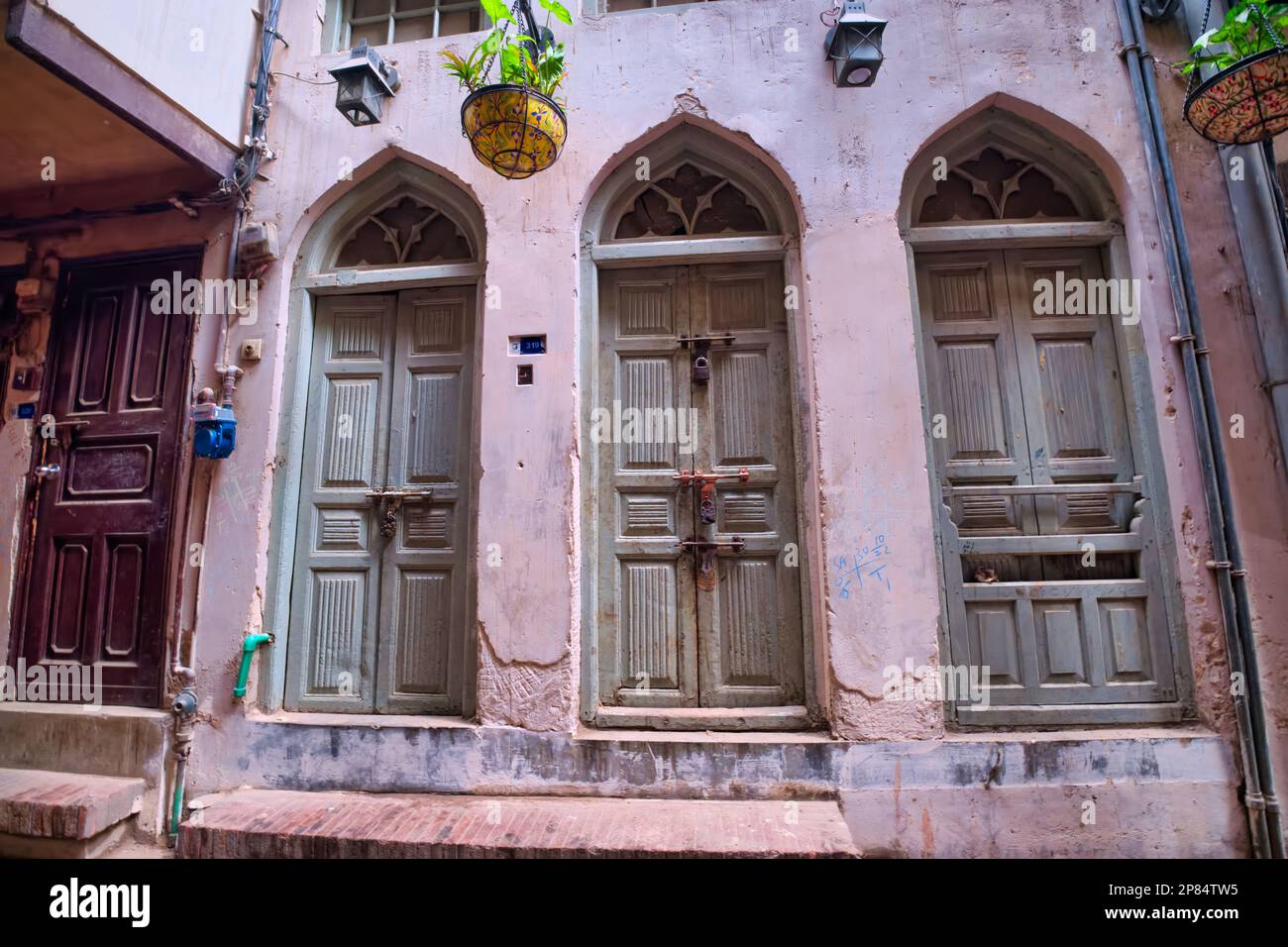 La porte de Delhi est située à l'est de la ville et fait face à Delhi qui était la capitale de l'empire moghol. Il a été le passage principal des rois de Mughal Banque D'Images