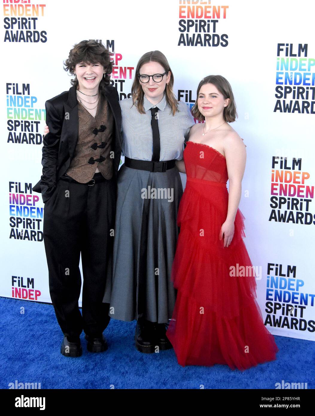 Santa Monica, Californie, États-Unis 4th mars 2023 (G-D) l'actrice Liv McNeil, la directrice Sarah Polley et l'actrice Kate Hallett assistent aux films Independent Spirit Awards 2023 sur 4 mars 2023 à Santa Mlonica Beach à Santa Monica, Californie, États-Unis. Photo par Barry King/Alay stock photo Banque D'Images