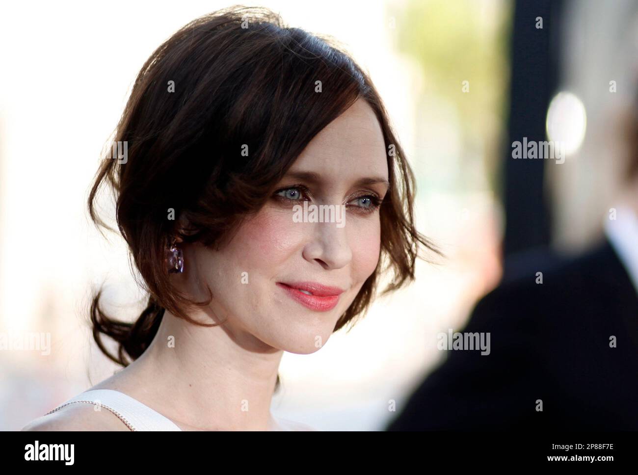 Cast member Vera Farmiga arrives at the premiere of "Orphan" in Los Angeles on Tuesday, July 21, 2009. (AP Photo/Matt Sayles) Banque D'Images