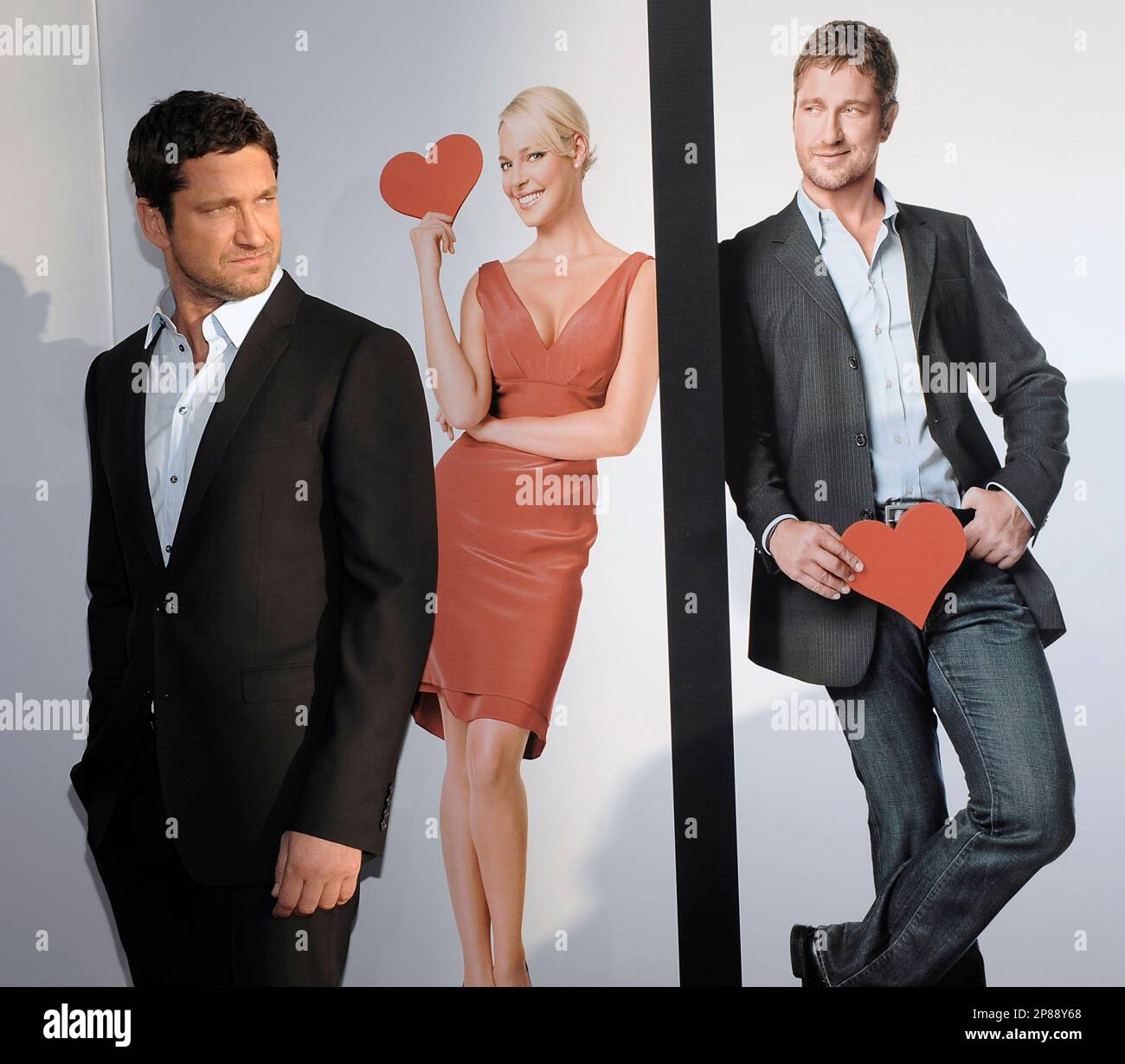 Actor Gerard Butler arrives at the premiere of the feature film "The Ugly Truth" in Los Angeles on Thursday, July 16, 2009. (AP Photo/Dan Steinberg) Banque D'Images