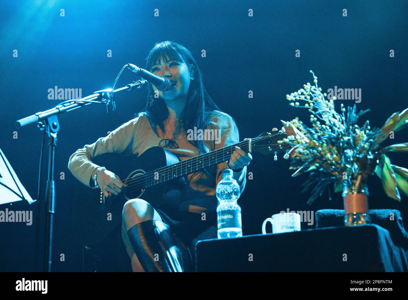 Milan, Italie, 8th mars 2023. Beabadobee, chanteur-compositeur philippin-britannique, se produit en direct à Magazzini Generali à Milan. Crédits: Maria Laura Arturi/Alamy Live News Banque D'Images