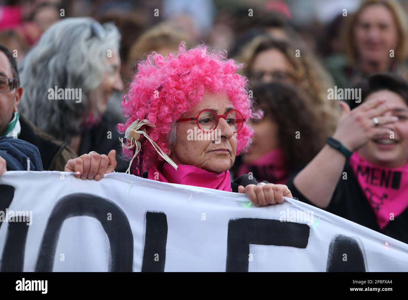 'Pas un de moins', la manifestation pour la journée des femmes dans la capitale. Rome Italie. 8 mars 2023.Credit: Antonio Nardelli / Alamy Live news Banque D'Images