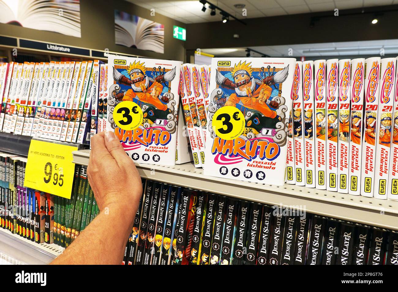 Série de mangas japonais dans un magasin Banque D'Images