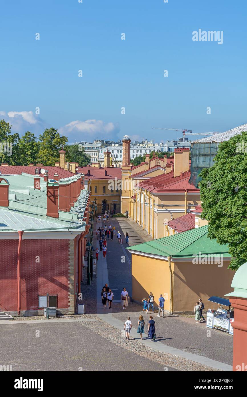 Saint-Pétersbourg, Russie-12 août 2022 : vue sur la cour depuis le mur de la forteresse Pierre-et-Paul, Saint-Pétersbourg, Russie Banque D'Images