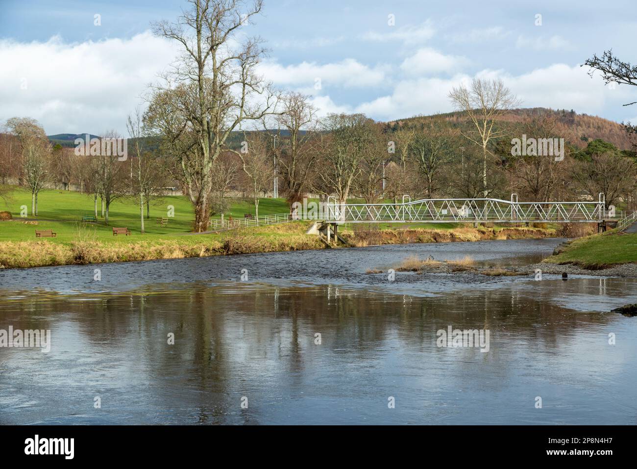 Vue sur la rivière Tweed à Peebles. Banque D'Images