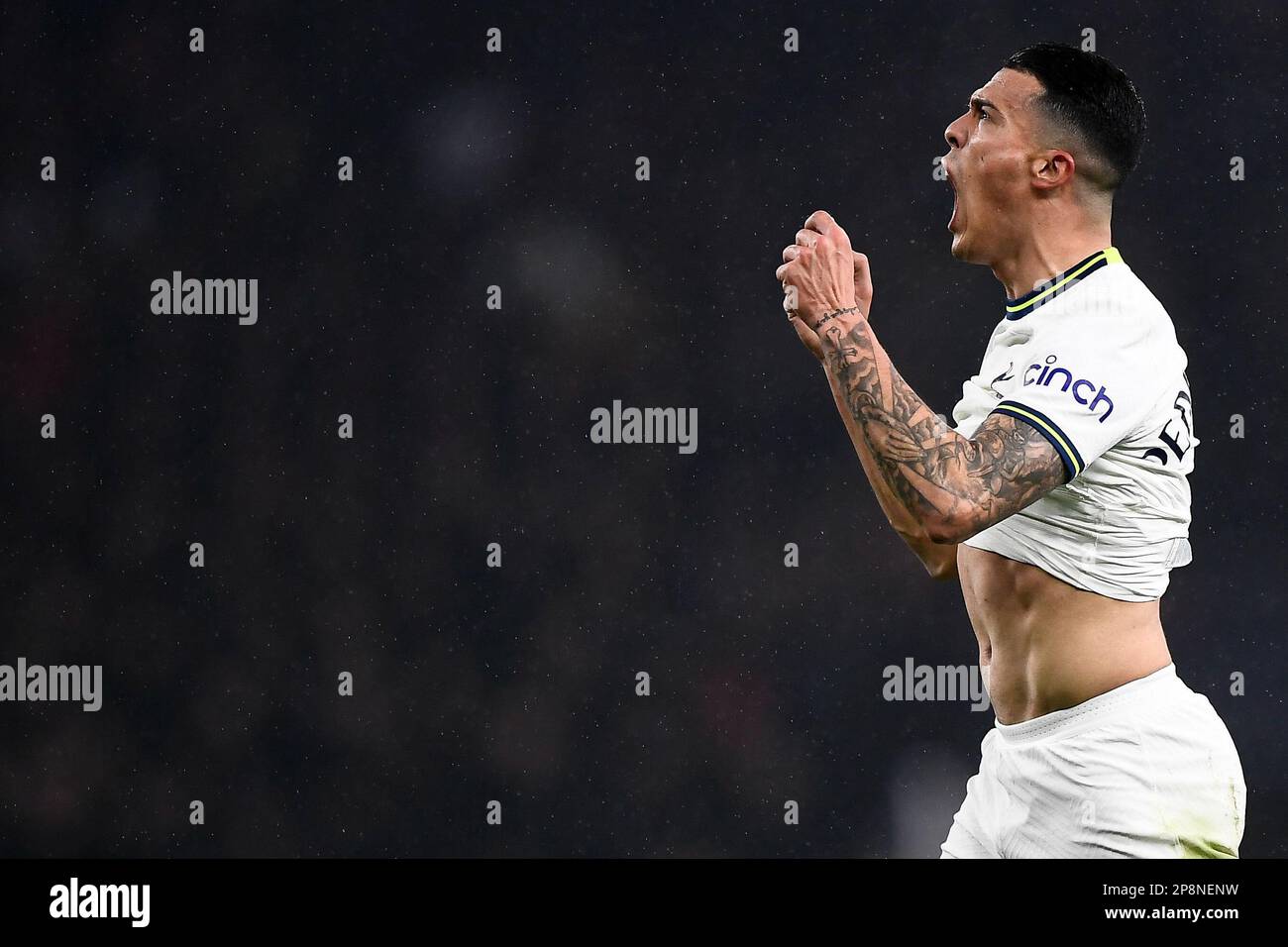 Londres, Royaume-Uni. 08 mars 2023. Pedro Porro de Tottenham Hotspur FC semble abattu lors du match de football 16 de la Ligue des champions de l'UEFA entre le Tottenham Hotspur FC et l'AC Milan. Credit: Nicolò Campo/Alay Live News Banque D'Images