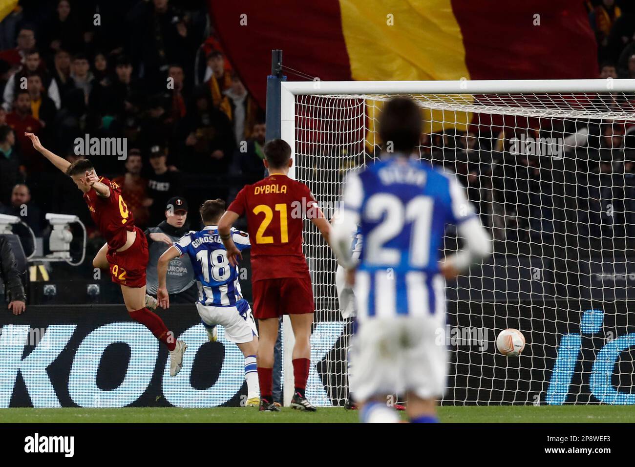 Rome, Italie. 09th mars 2023. Stephan El Shaarawy, à gauche, d'AS Roma, a fait des scores lors de la manche de la Ligue Europa de l'UEFA de 16 première étape du match de football entre Roma et Real Sociedad au stade olympique de RomeÕs, 09 mars 2023. Crédit: Riccardo de Luca - mise à jour des images/Alamy Live News Banque D'Images