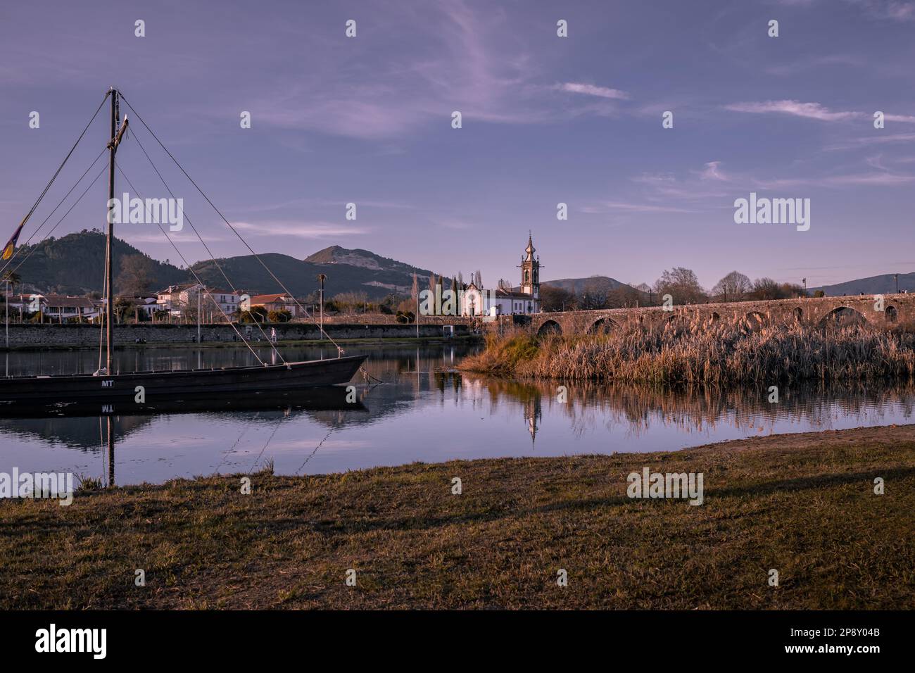 Charmante église de Ponte de Lima : une vue captivante du patrimoine culturel du Portugal Banque D'Images