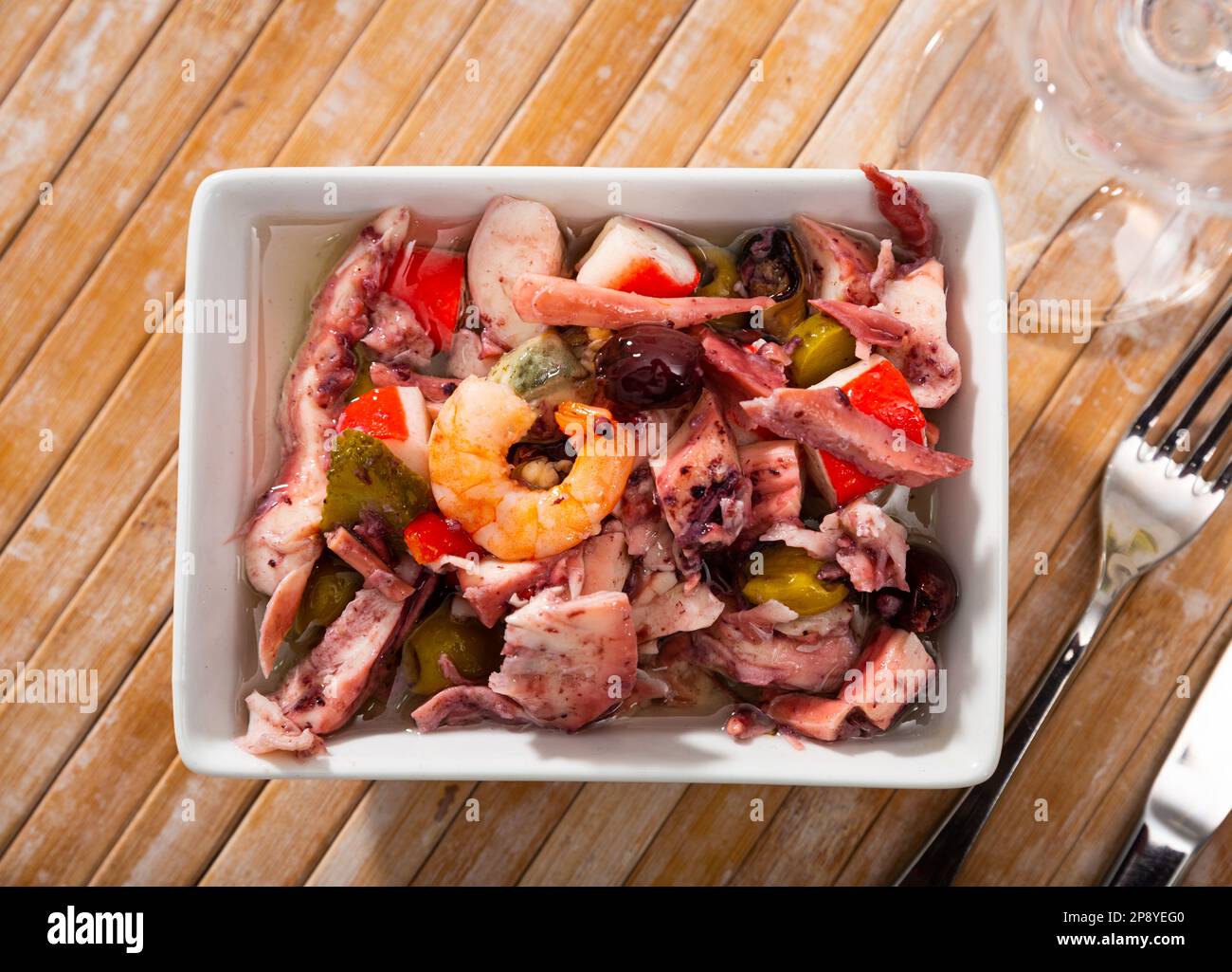 Salpicon de Marisco, salade froide de fruits de mer avec légumes Banque D'Images