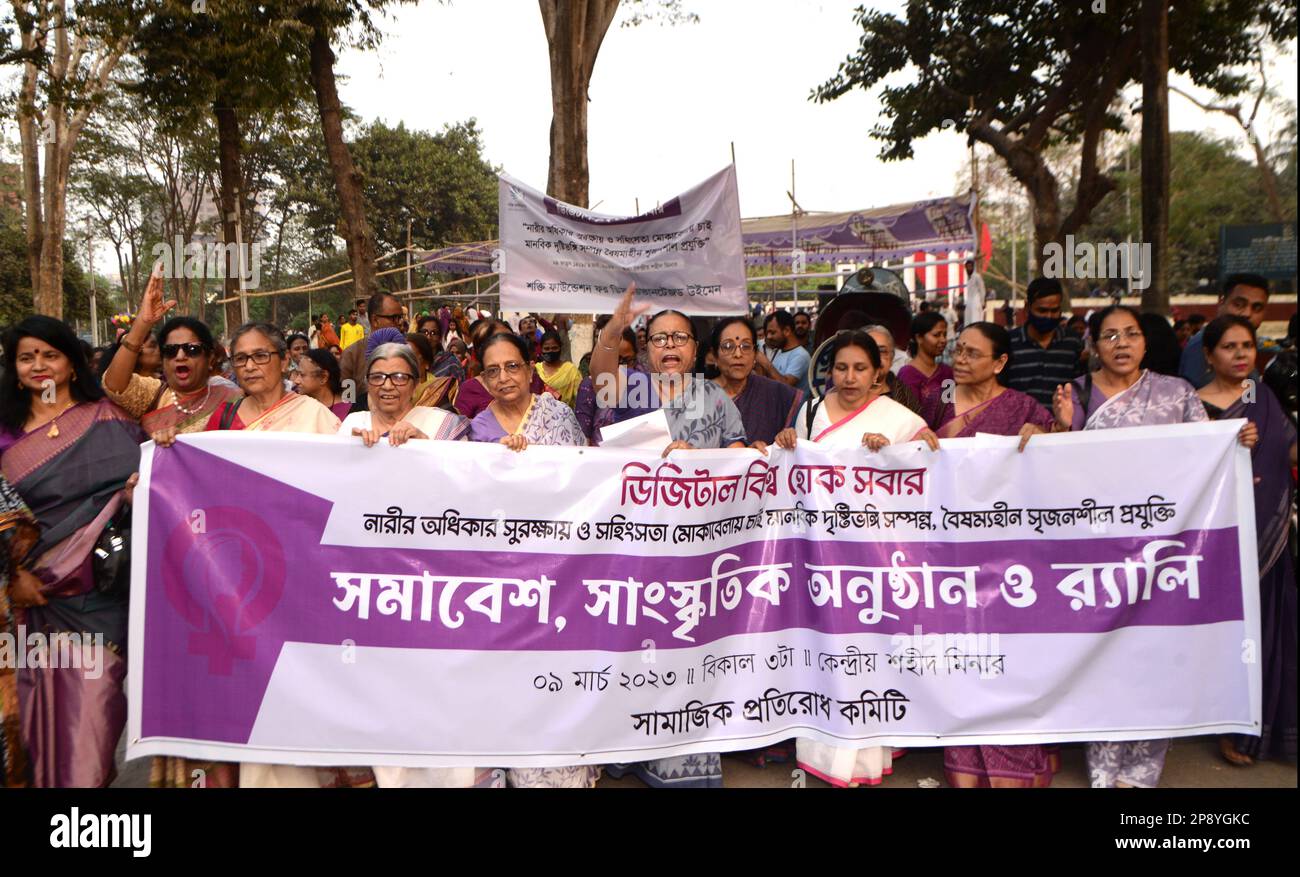 Dhaka, an, Bangladesh. 9th mars 2023. Le Bangladesh a observé la Journée internationale de la femme 2023 avec le slogan sur DIGIT ALL: Invention et technologie pour l'égalité des sexes à Dhaka. NARI Grogoti Sangho, Mohila Parishad, et 66 femmes ont organisé conjointement des discussions, des programmes culturels et des rassemblements à Central Shahid Minar. (Credit image: © Bayazid Akter/Pacific Press via ZUMA Press Wire) USAGE ÉDITORIAL SEULEMENT! Non destiné À un usage commercial ! Banque D'Images