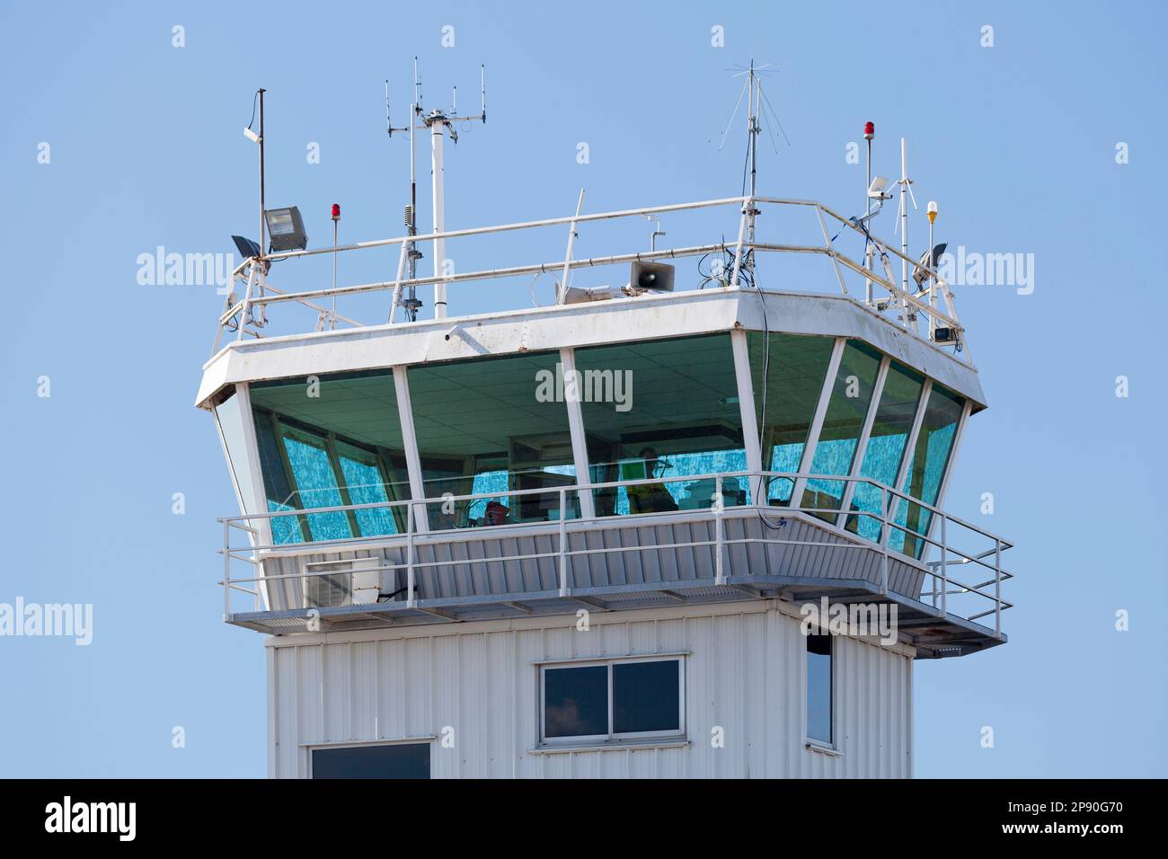 Morlaix, France - 18 septembre 2022 : tour de contrôle de l'aéroport de Morlaix - Ploujean. Banque D'Images