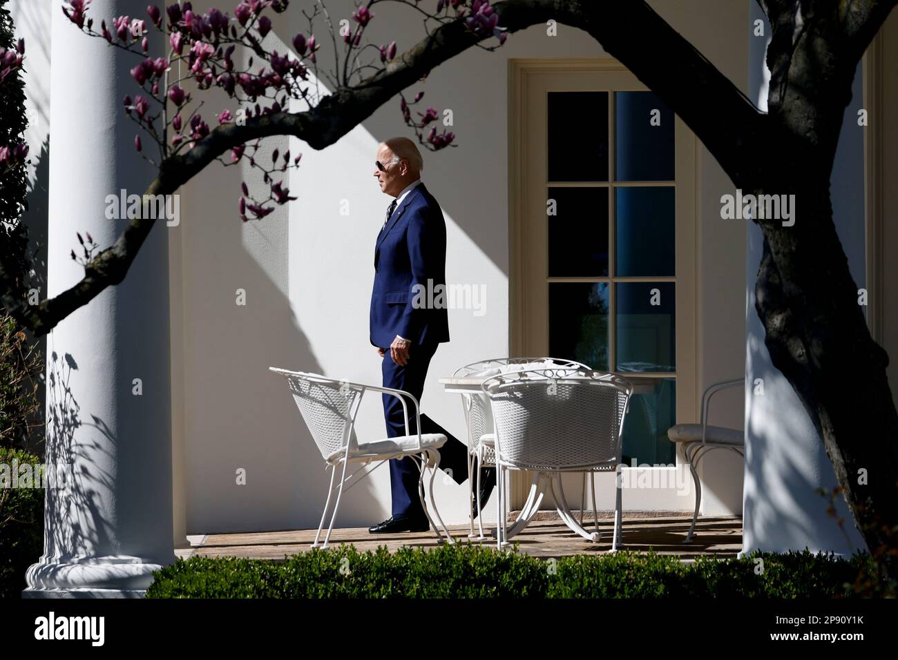 Washington, États-Unis. 9th mars 2023. ÉTATS-UNIS Le président Joe Biden marche sur la pelouse sud pour monter à bord de Marine One à la Maison Blanche à Washington, DC, aux États-Unis, au 9 mars 2023. ÉTATS-UNIS Le président Joe Biden a annoncé jeudi sa proposition de budget pour le prochain exercice fiscal.TO GO AVEC 'Biden annonce le plan budgétaire pour l'exercice fiscal 2024' crédit: Ting Shen/Xinhua/Alamy Live News Banque D'Images
