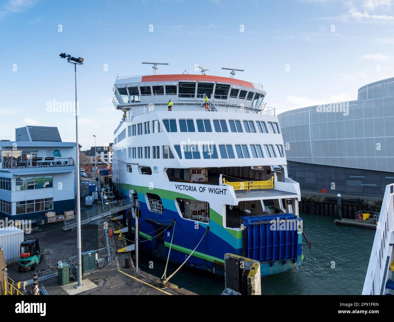 Traversier pour véhicules neufs et passagers Victoria of Wight, ligne de traversier Wightlink décembre 2022 Banque D'Images