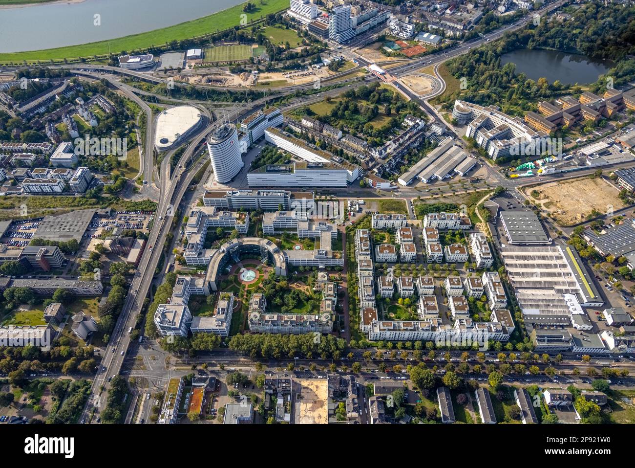 Vue aérienne, Campus Vodafone et Prinzenpark dans le district de Heerdt à Düsseldorf, Rhénanie-du-Nord-Westphalie, Allemagne Banque D'Images