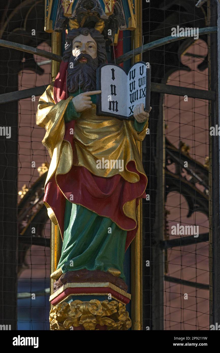 Figure à la belle fontaine: Moïse, Prophète, place du marché principal, Nuremberg, moyenne-Franconie, Bavière, Allemagne Banque D'Images
