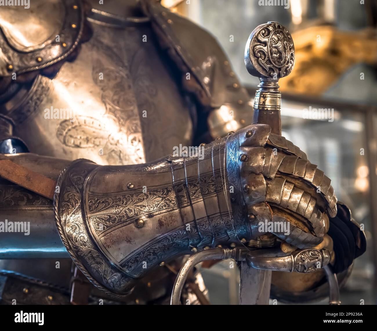 Détail d'une armure de chevalier d'âge moyen - 15th siècle. Concept de sécurité, de sécurité et de protection Banque D'Images