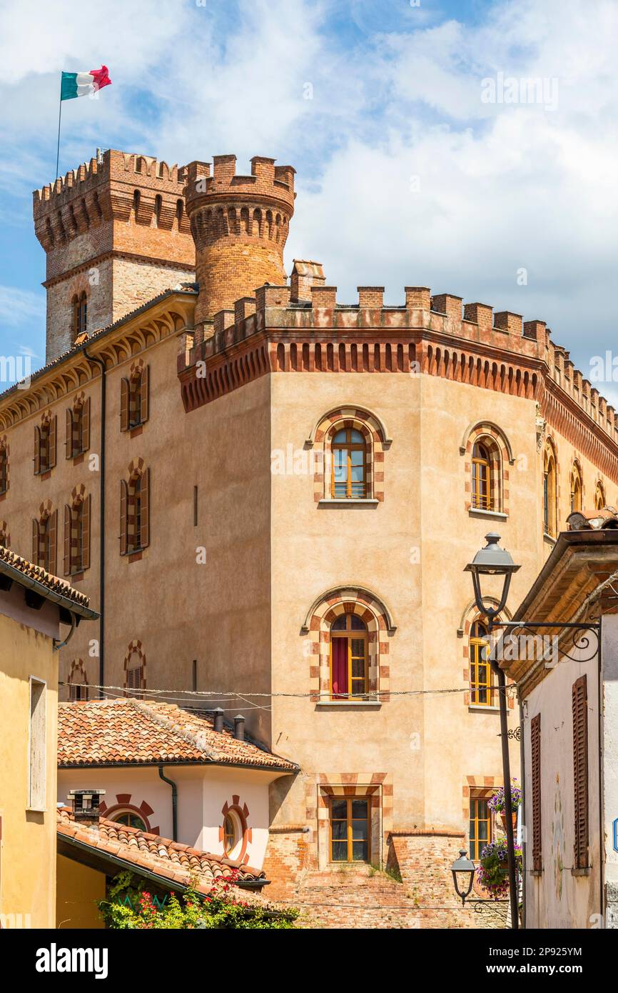 Barolo, Italie - Circa août 2021 : château de Barolo. Le village de Barolo est un site de l'UNESCO Banque D'Images