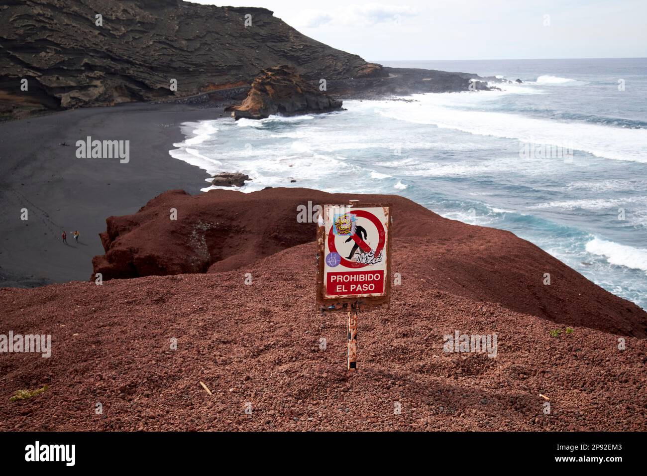 prohibido el paso pas de panneau d'entrée sur clifftop à el golfo Lanzarote, îles Canaries, Espagne Banque D'Images