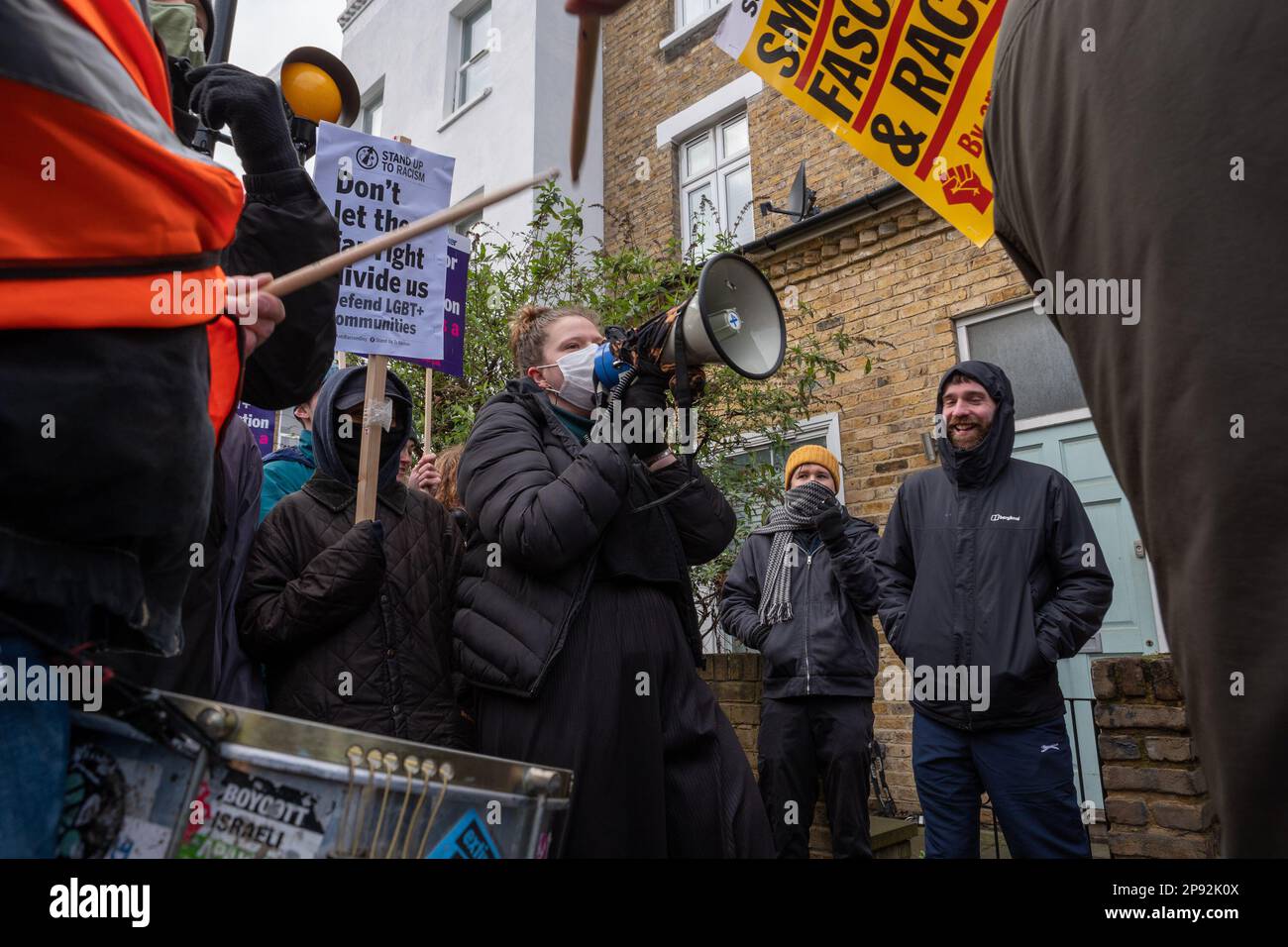 Londres/Royaume-Uni 10 FÉVRIER 2023. Une contre-manifestation a été organisée par un certain nombre de groupes de droite pro-Trans à East Dulwich contre Turning point, qui veulent voir un événement de narration de Drag Queens. Aubrey Fagon/Alamy Live News Banque D'Images