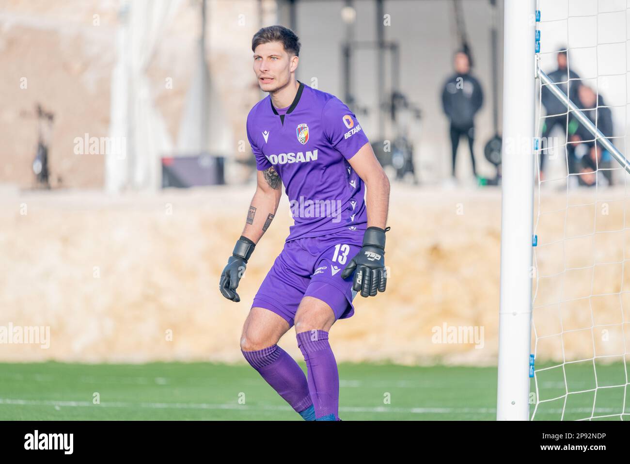 La Nucia, Espagne – 16 janvier 2023. Viktoria Plzen gardien Marian Tvrdon pendant le club amical Ferencvaros vs Viktoria Plzen (0-0). Banque D'Images