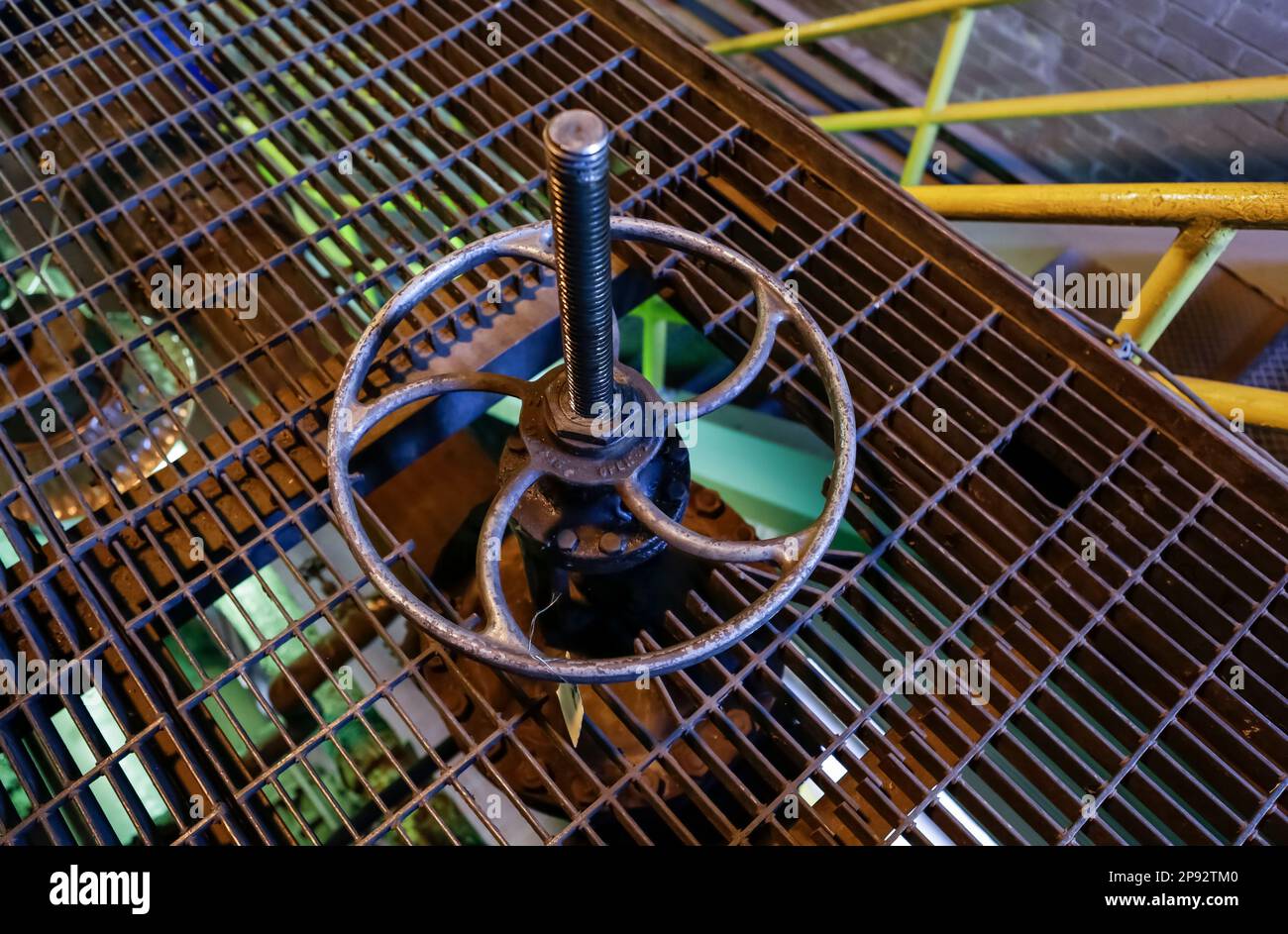Ancien distributeur dans une usine de Detroit Banque D'Images