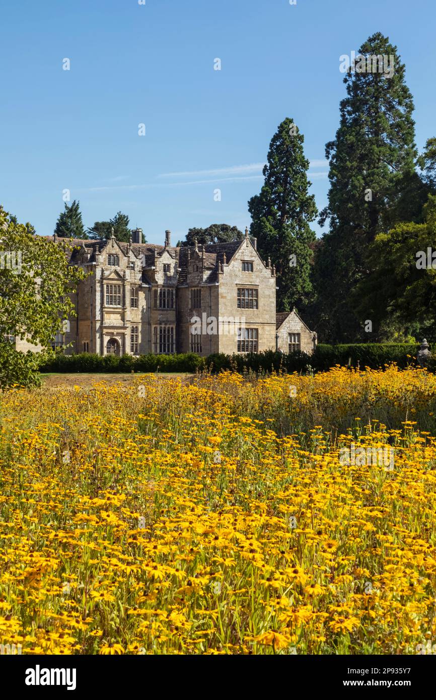 Angleterre, West Sussex, Wakehurst, Wakehurst place House and Gardens Banque D'Images