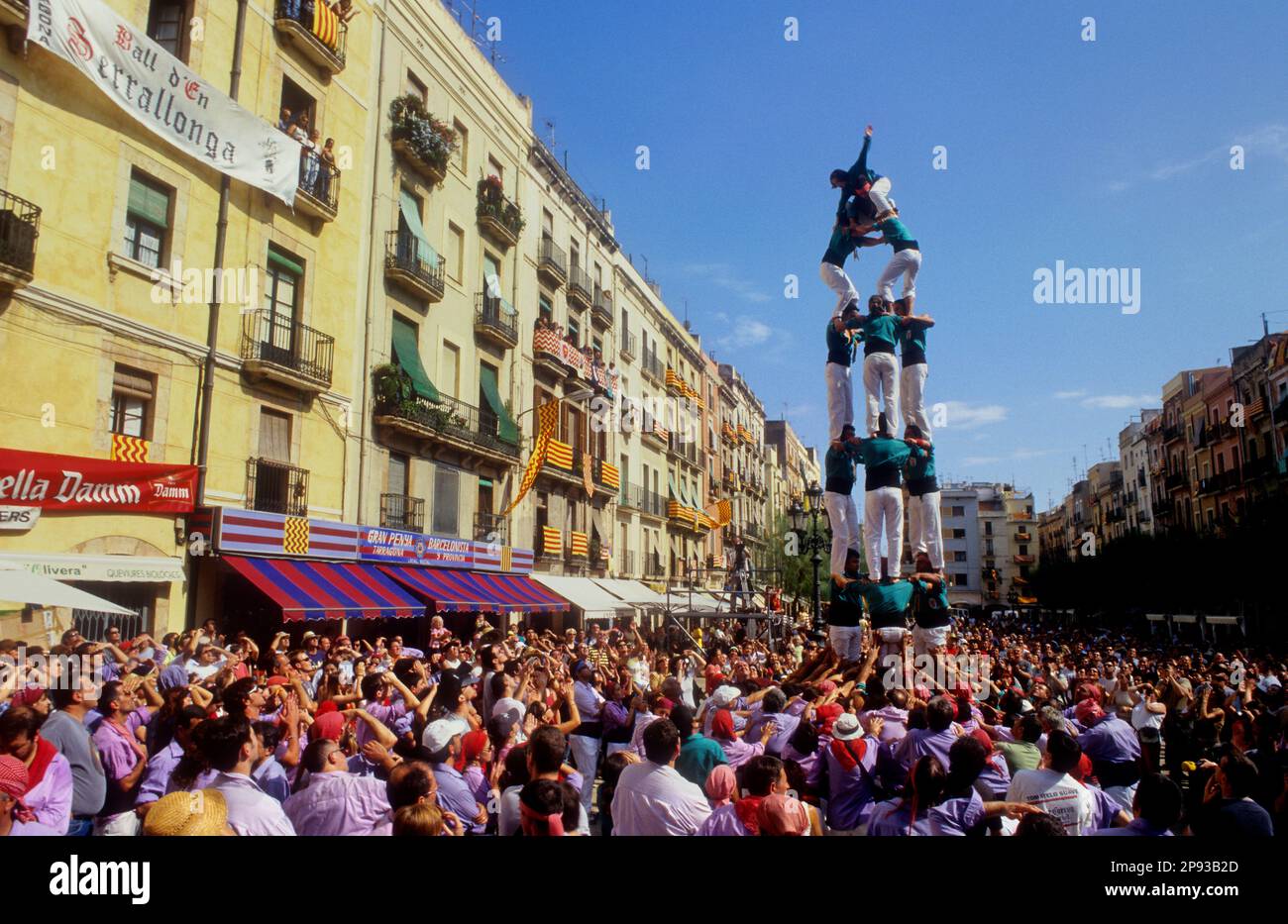 Castellers de Sant Pere i Sant Pau.'Castellers' bâtiment de la tour humaine, une tradition catalane.Diada de Santa Tecla. Plaça de la font.Tarragone,Catalogne, Banque D'Images