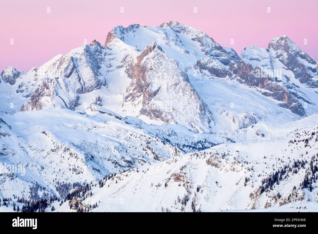 Italie, Vénétie, Marmolada en hiver, face nord, à la frontière des provinces de Belluno et Trento, Dolomites Banque D'Images
