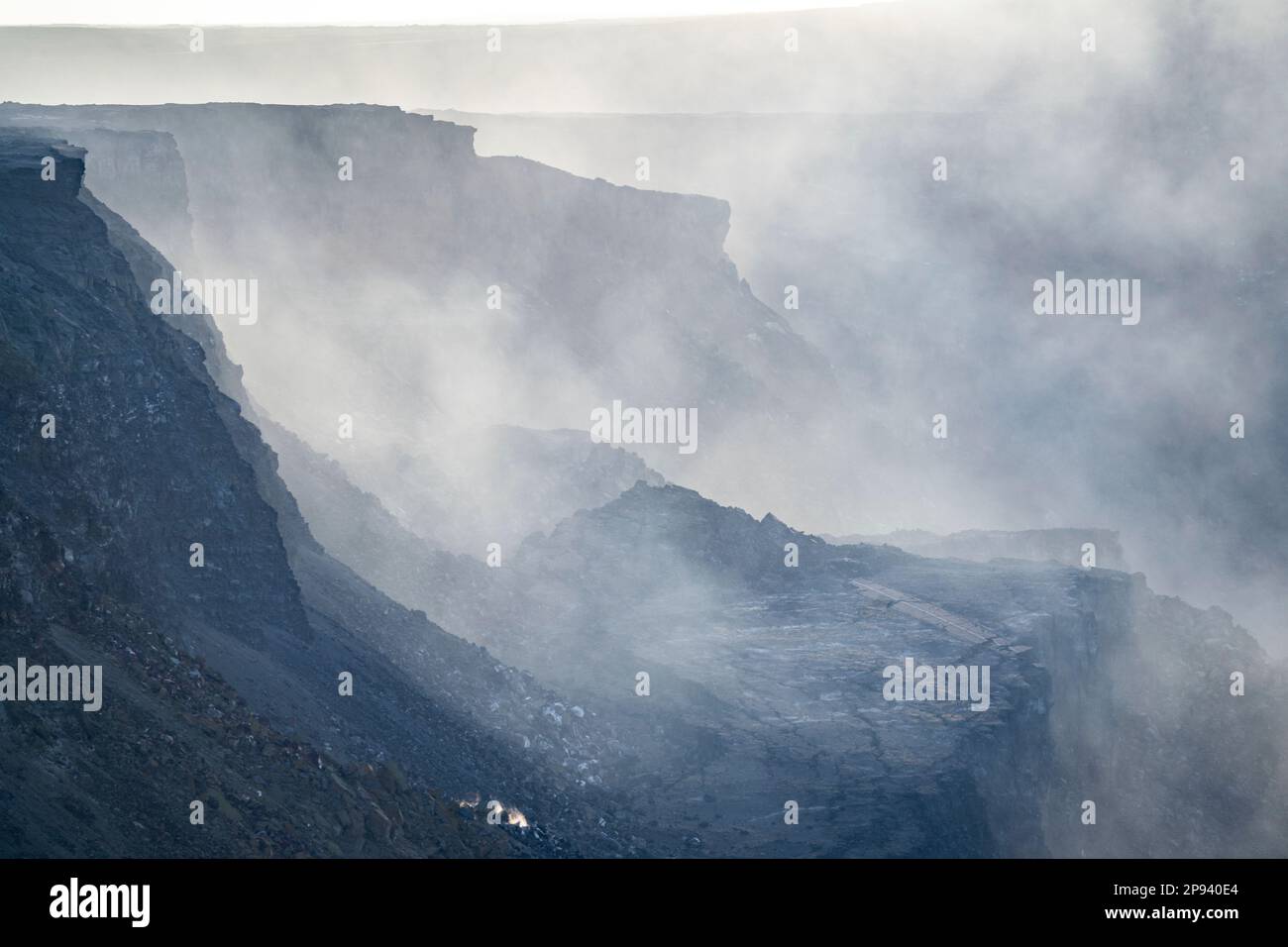 Vue sur la caldeira de Kilauea, parc national des volcans de Hawai'i, Big Island, Hawaï, États-Unis, Polynésie, Océanie Banque D'Images