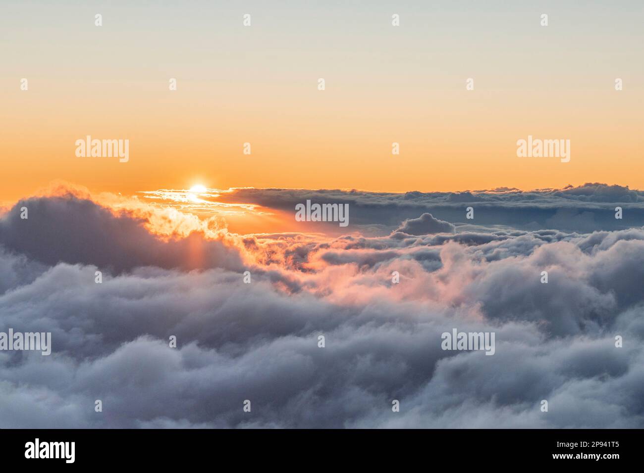 Coucher de soleil sur le sommet de Haleakala, parc national de Haleakala, Maui, Hawaii, États-Unis, Polynésie, Océanie Banque D'Images