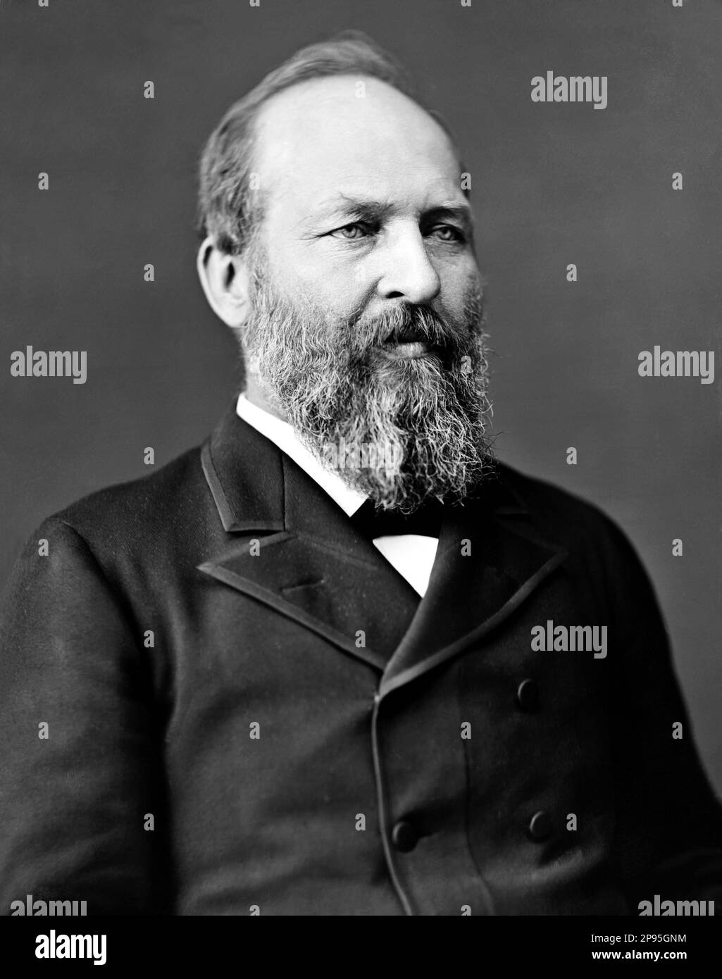 James Abram GARFIELD ( 1831 – 1881 ) était le président des États-Unis ( 1881 ) en 20th et le deuxième américain Le président à être assassiné ( Abraham Lincoln était le premier ). Garfield a eu la deuxième plus courte présidence de l'histoire des États-Unis, après celle de William Henry Harrison. En fonction de mars à septembre 1881, le Président Garfield a été en fonction pour un total de six mois et quinze jours. - Presidente della Repubblica - Etats-Unis - ritrato - portrait - barbe - barba - uomo anziano vecchio - ancien homme - ETATS-UNIS - STATI UNITI --- Archivio GBB Banque D'Images